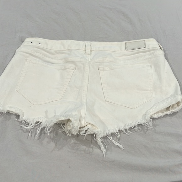 Shorts - Picture 2 of 4